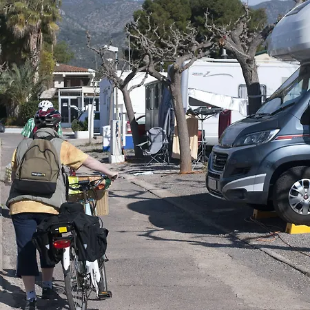 キャンプ場 Tauro 2*